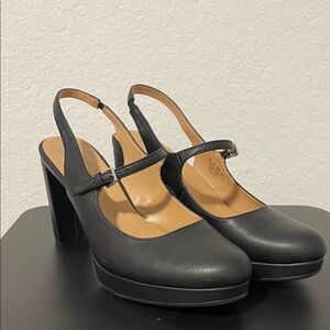 Naturalizer Berlin Mary Jane Pumps